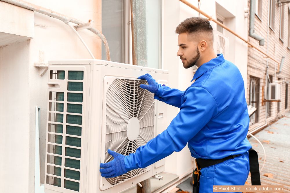 Splitklimaanlage-wird-montiert