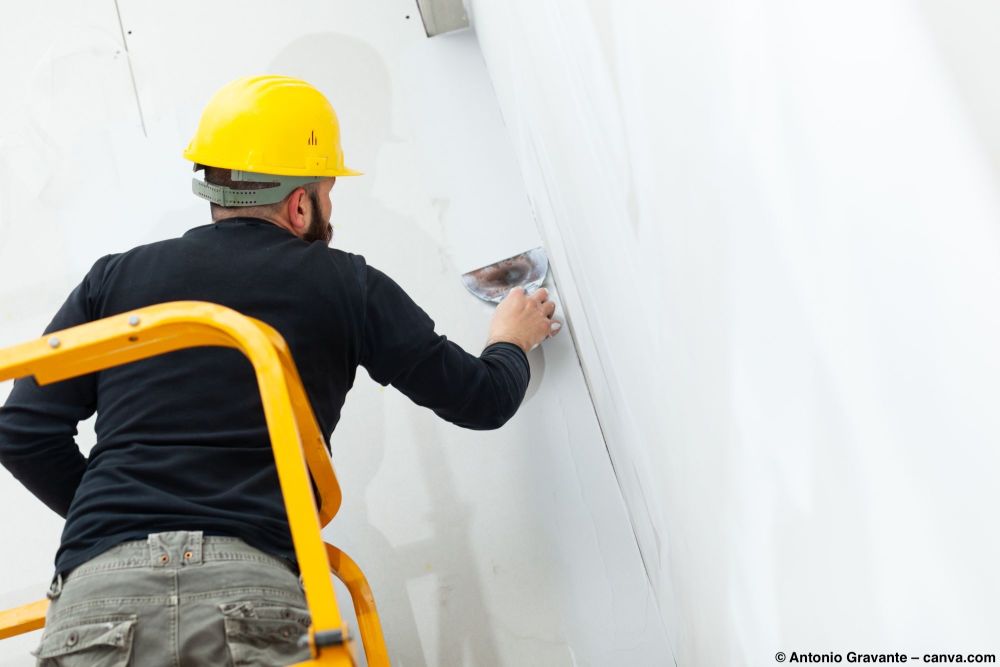 Trockenbauwand im Innenausbau mit gespachtelten Fugen.