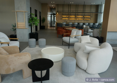 moderne Sessel mit runden verspielten Formen