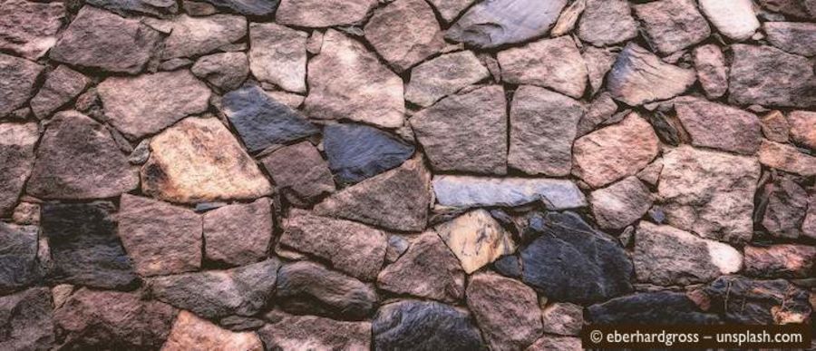 Gartenmauer aus Naturstein