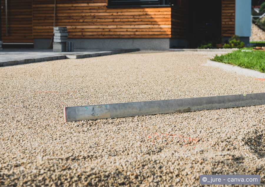 Untergrundschicht fuer Platten auf Terrasse