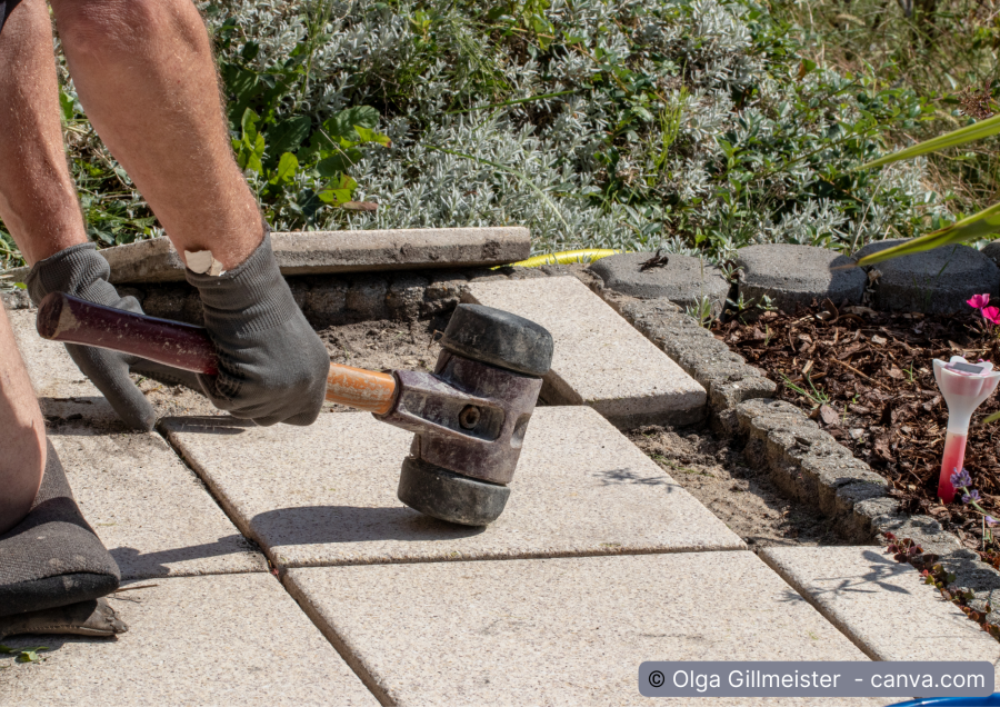 Τerrassenplatten werden im Splittbett verlegt