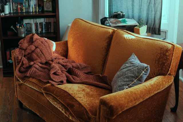 Diese Couch polstern lassen?